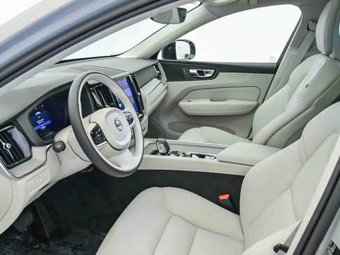 Certified 2025 Volvo XC60 B5 Plus w/ Protection Package Premier image 18