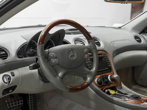 Used 2004 Mercedes-Benz SL 500 image 3