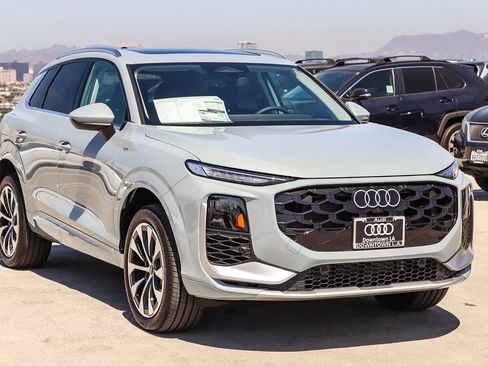 New 2026 Audi Q3 quattro 2.0T AWD/4WD image 3