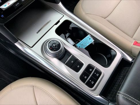 Used 2020 Ford Explorer Limited image 14