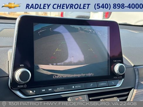 Used 2025 Nissan Altima 2.5 SV FWD image 9
