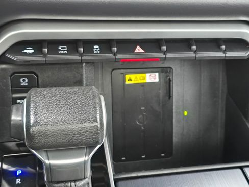 Used 2023 Toyota Tundra Platinum AWD/4WD image 28