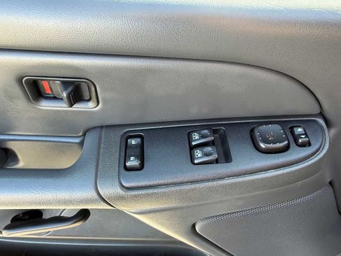 Used 2005 Chevrolet Silverado 1500 4x4 Regular Cab w/ Light Duty Power Package image 19