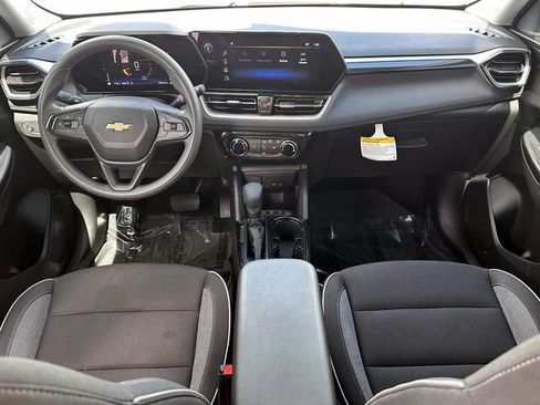 Used 2024 Chevrolet TrailBlazer LT w/ Driver Confidence Package AWD/4WD image 16