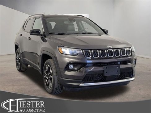 Used 2023 Jeep Compass Limited image 1