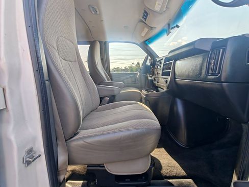 Used 2014 Chevrolet Express 3500 LT w/ LT Preferred Equipment Group RWD image 22