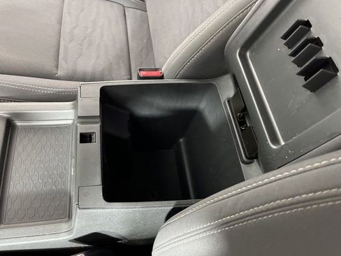 Used 2024 Nissan Frontier SV image 29