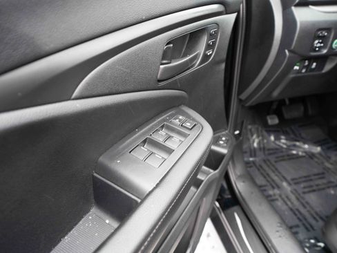 Used 2024 Honda Passport Black Edition image 7