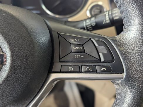 Used 2017 Nissan Rogue SV image 27