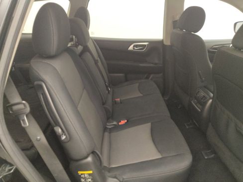 Used 2017 Nissan Pathfinder S FWD image 19