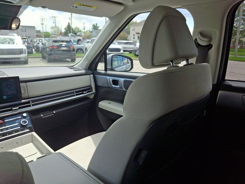 Used 2024 Hyundai Santa Fe SE AWD/4WD image 16
