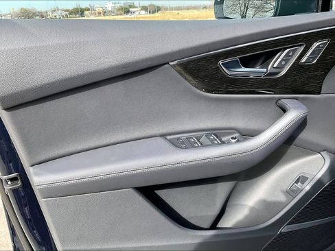 Used 2025 Audi Q7 Premium Plus image 21