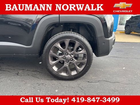 Used 2023 Jeep Renegade Limited w/ Sun/Sound Group AWD/4WD image 11
