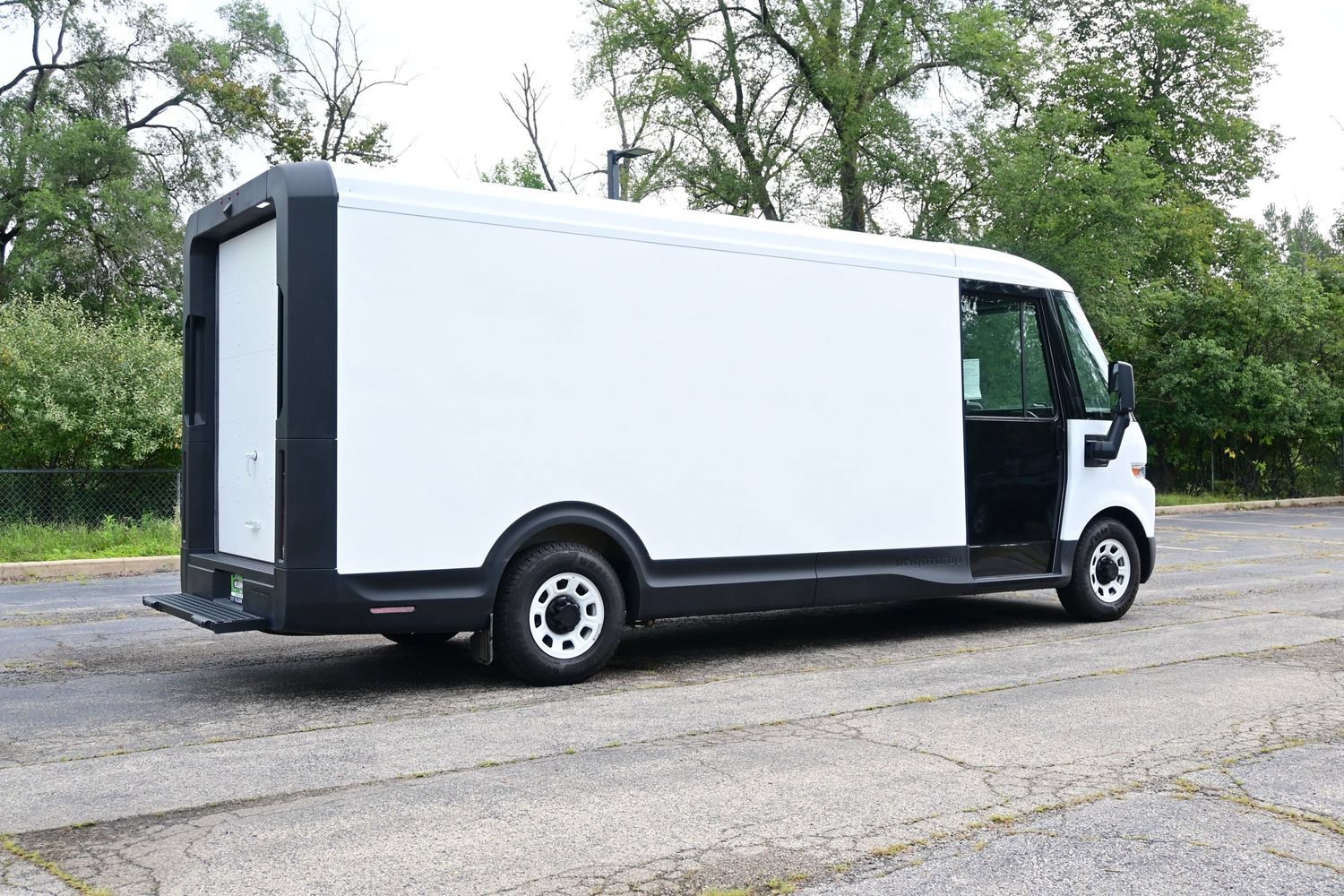 Used 2024 Chevrolet Brightdrop 600 w/ Commercial Equipment Package AWD/4WD image 16