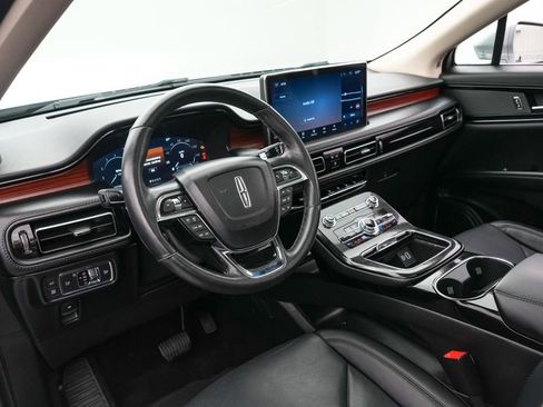 Used 2022 Lincoln Nautilus Reserve AWD/4WD image 13
