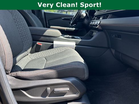Used 2025 Honda Pilot Sport image 15