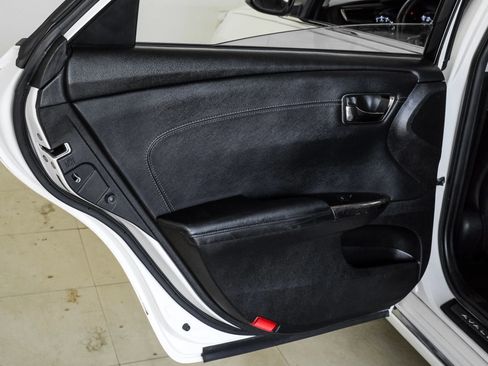 Used 2015 Toyota Avalon Limited FWD image 35