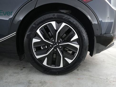 Used 2024 Kia EV6 Wind w/ Wind Technology Package RWD image 9