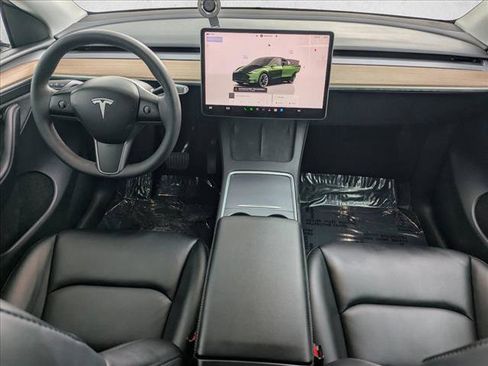 Used 2024 Tesla Model Y Long Range image 16