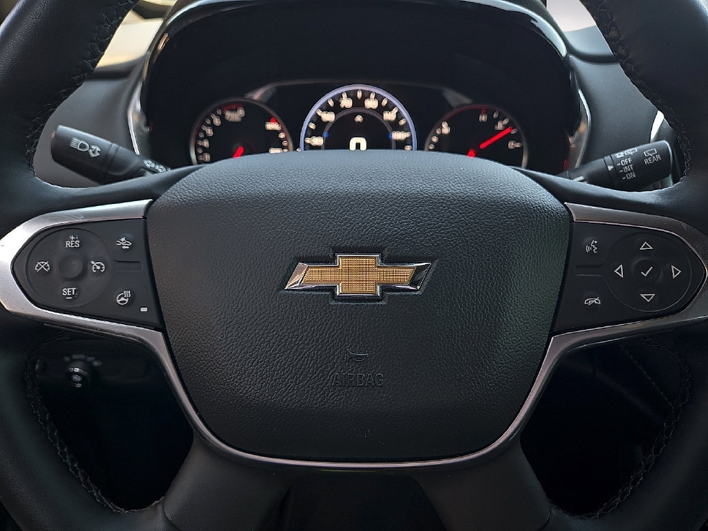 Used 2023 Chevrolet Traverse Premier FWD image 19