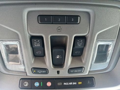 Used 2025 GMC Sierra 1500 Denali AWD/4WD image 26