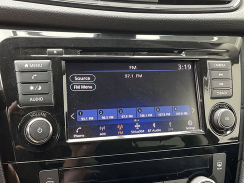 Used 2020 Nissan Rogue SV AWD/4WD image 16