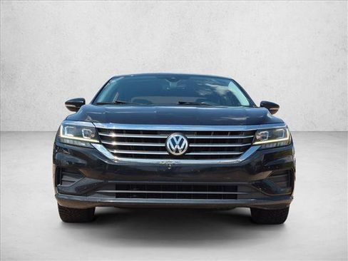 Used 2021 Volkswagen Passat 2.0T SE FWD image 2