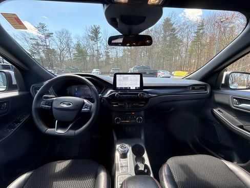 Certified 2025 Ford Escape ST-Line Select AWD/4WD image 21