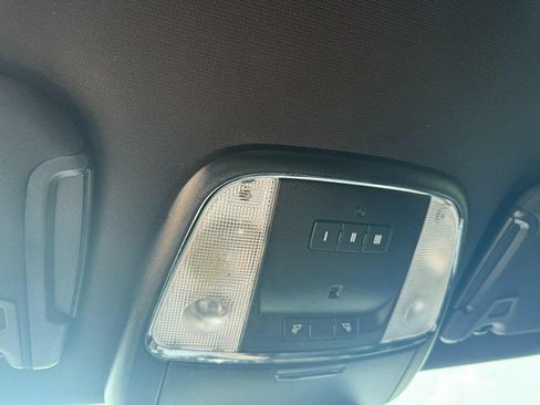 Used 2019 Chrysler 300 S RWD image 20