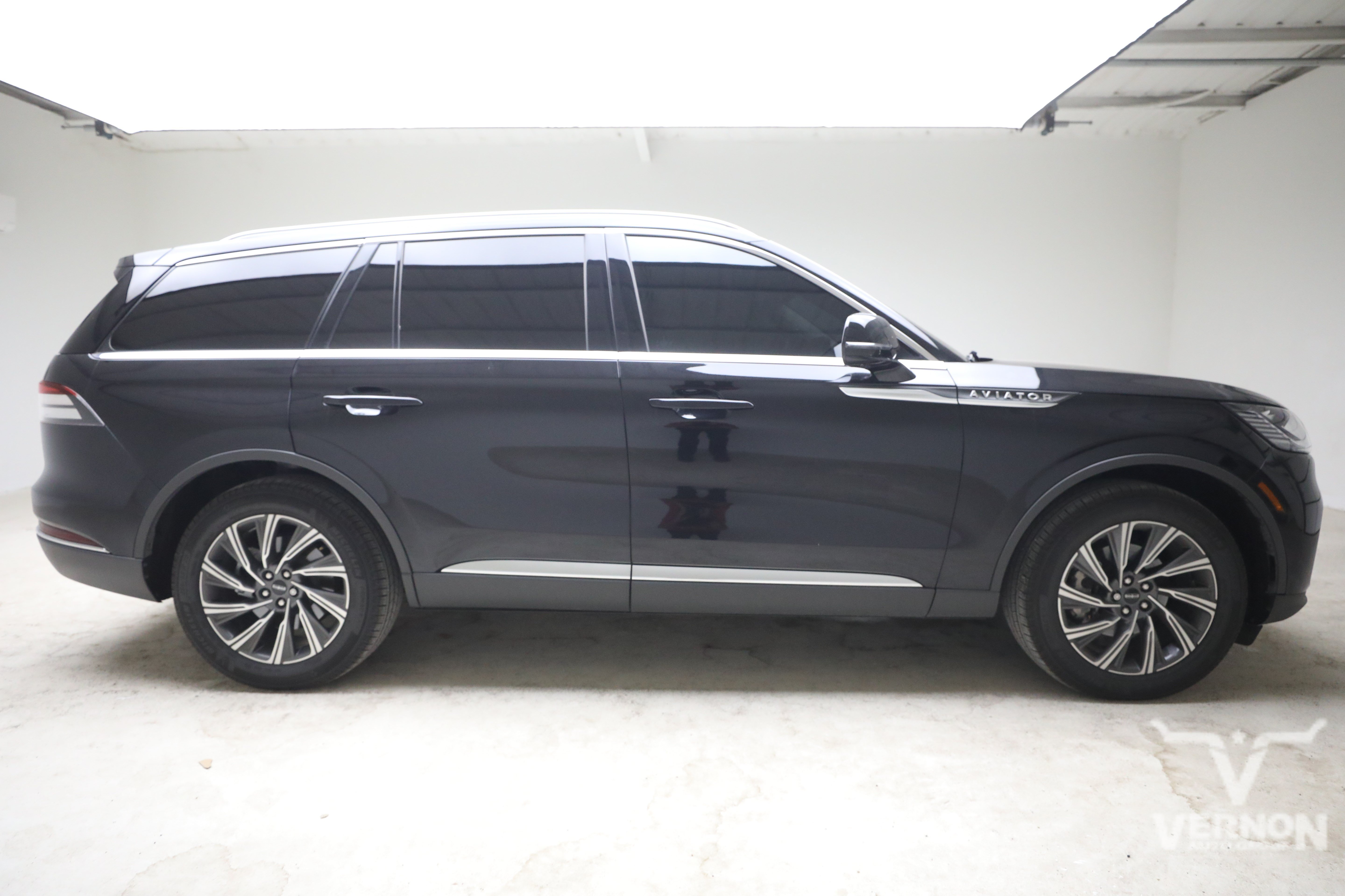 Used 2025 Lincoln Aviator AWD w/ Equipment Group 101A image 5