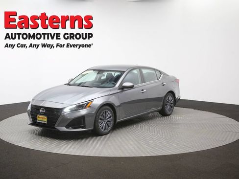 Used 2023 Nissan Altima 2.5 SV FWD image 55