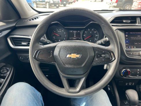 Used 2023 Chevrolet TrailBlazer LS image 29