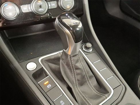 Used 2024 Volkswagen Jetta SE image 17