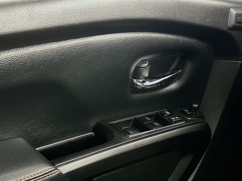 Used 2024 Nissan Titan PRO-4X w/ Pro-4x Convenience Package AWD/4WD image 14