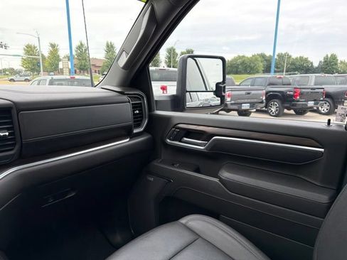 Used 2025 GMC Sierra 2500 SLT AWD/4WD image 23
