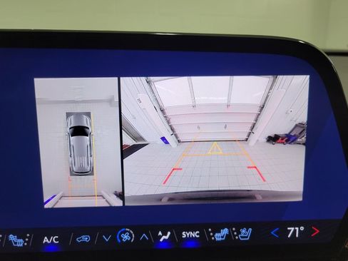 Certified 2025 Chevrolet Traverse RS w/ LPO, Floor Liner Package AWD/4WD image 14