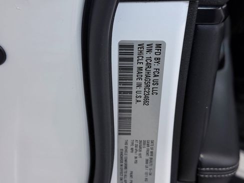 Certified 2024 Jeep Grand Cherokee Altitude image 43