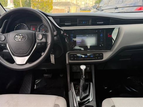 Used 2019 Toyota Corolla LE FWD image 23