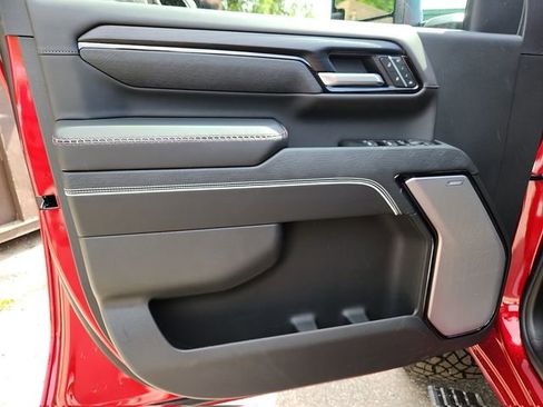 New 2026 GMC Sierra 2500 AT4X w/ LPO, Black Badging Package AWD/4WD image 8