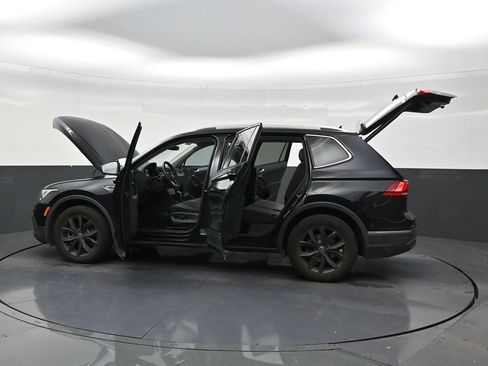 Used 2024 Volkswagen Tiguan SE FWD image 30