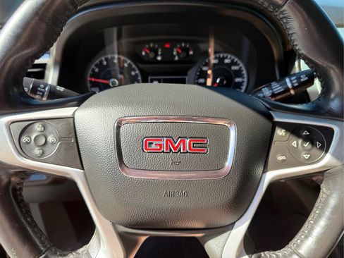 Used 2018 GMC Acadia SLE FWD image 31