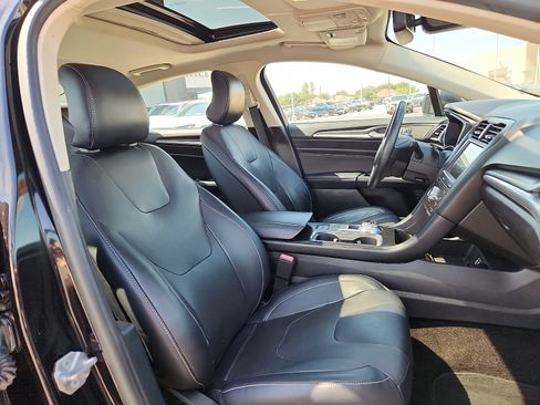 Used 2019 Ford Fusion Titanium FWD image 15