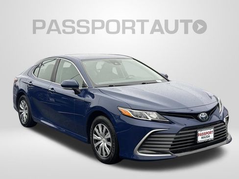 Used 2023 Toyota Camry LE image 6