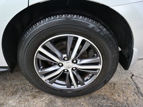 Used 2019 INFINITI QX60 Luxe w/ Essential Package image 13