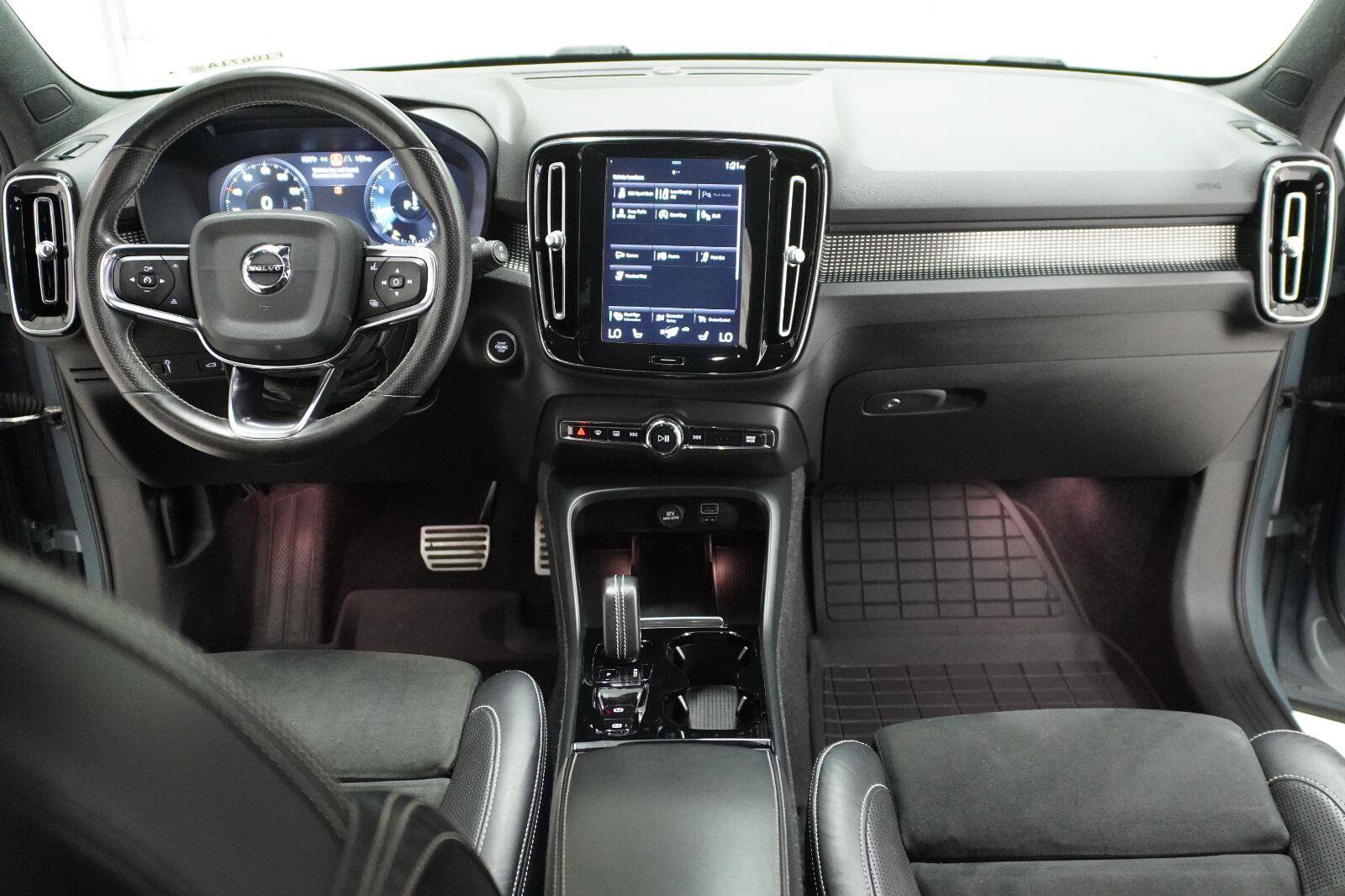 Used 2021 Volvo XC40 T4 R-Design w/ Protection Package Premier FWD image 14