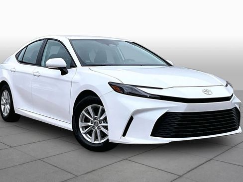 Used 2026 Toyota Camry LE FWD image 3