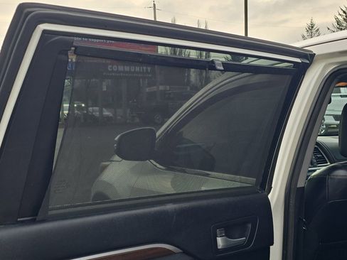 Used 2014 Toyota Highlander Limited Platinum image 27