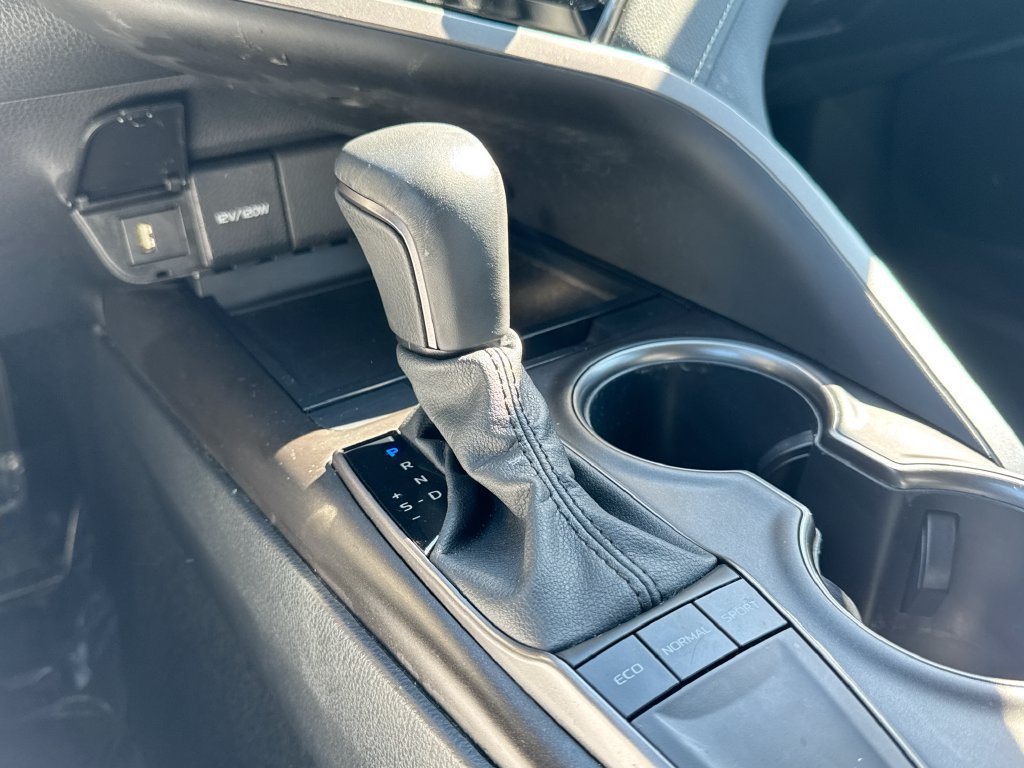 Used 2024 Toyota Camry SE w/ Cold Weather Package FWD image 29
