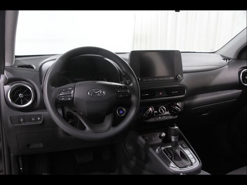 Certified 2023 Hyundai Kona SEL AWD/4WD image 6