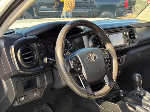 Used 2018 Toyota Tacoma SR w/ SR Convenience Package RWD image 17